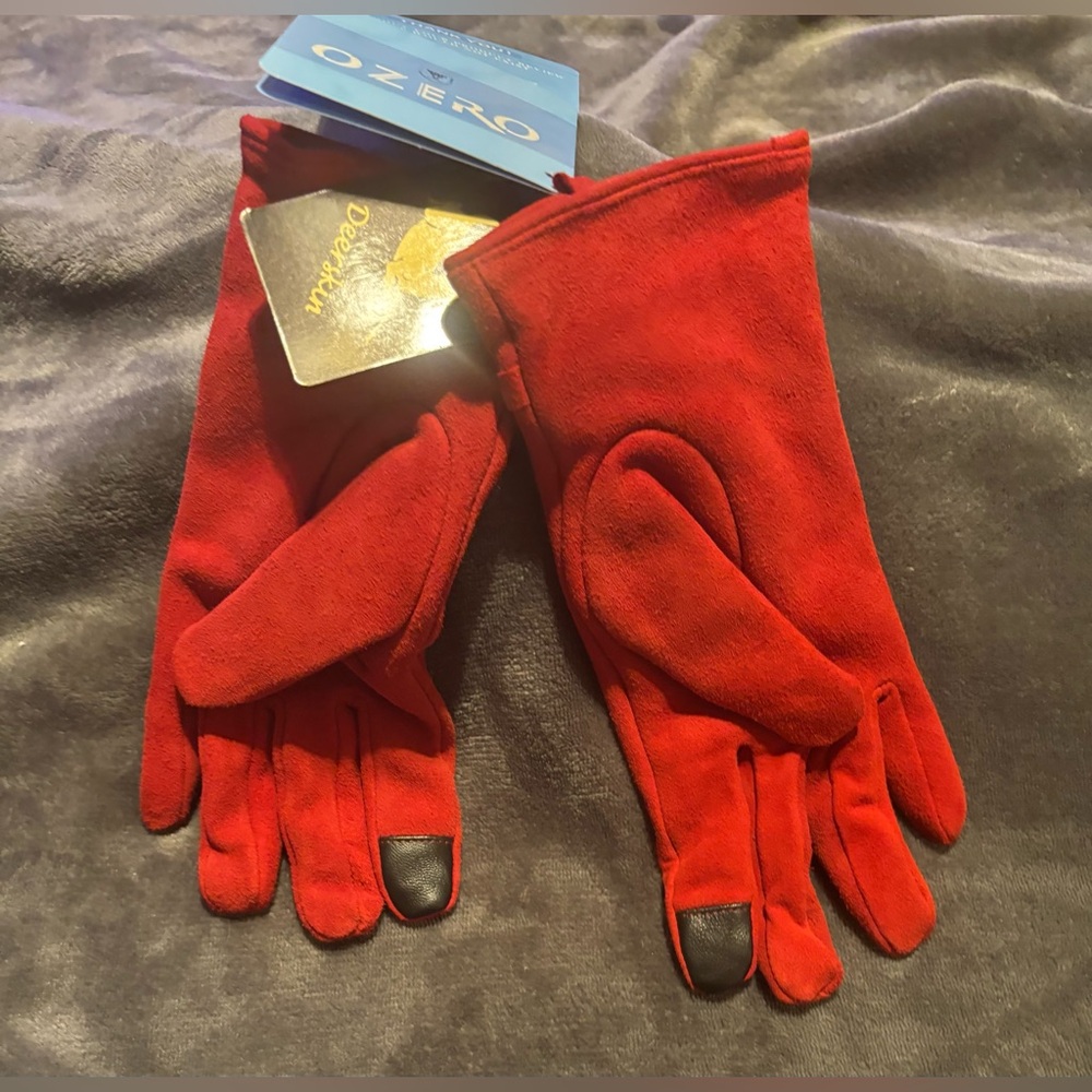 Red Suede Ladies Gloves - Picture 3 of 9